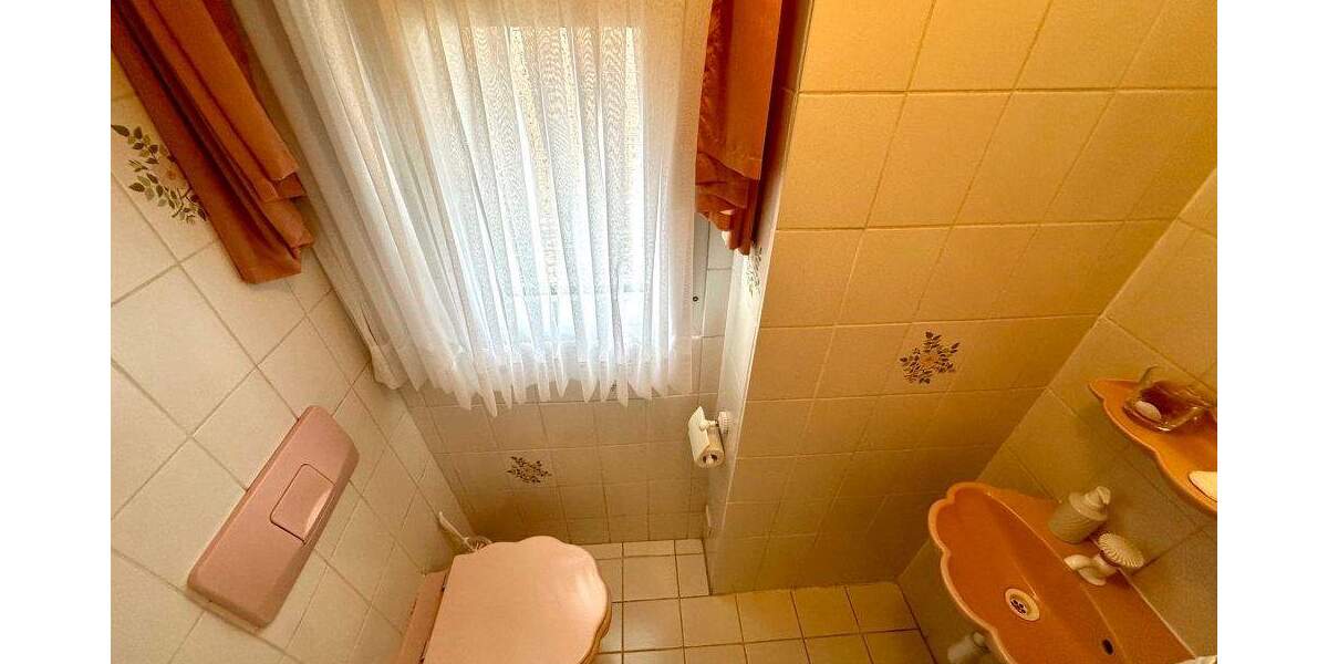 Modernisiertes Zweifamilienhaus mit großer Eigentümerwohnung in Alt-Hamborn! 6 zimmer