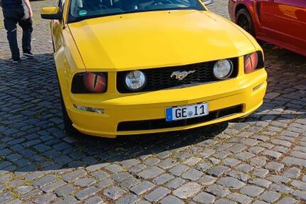 Ford Mustang 267.500 km 11.999 &euro; Gelsenkirchen 45884