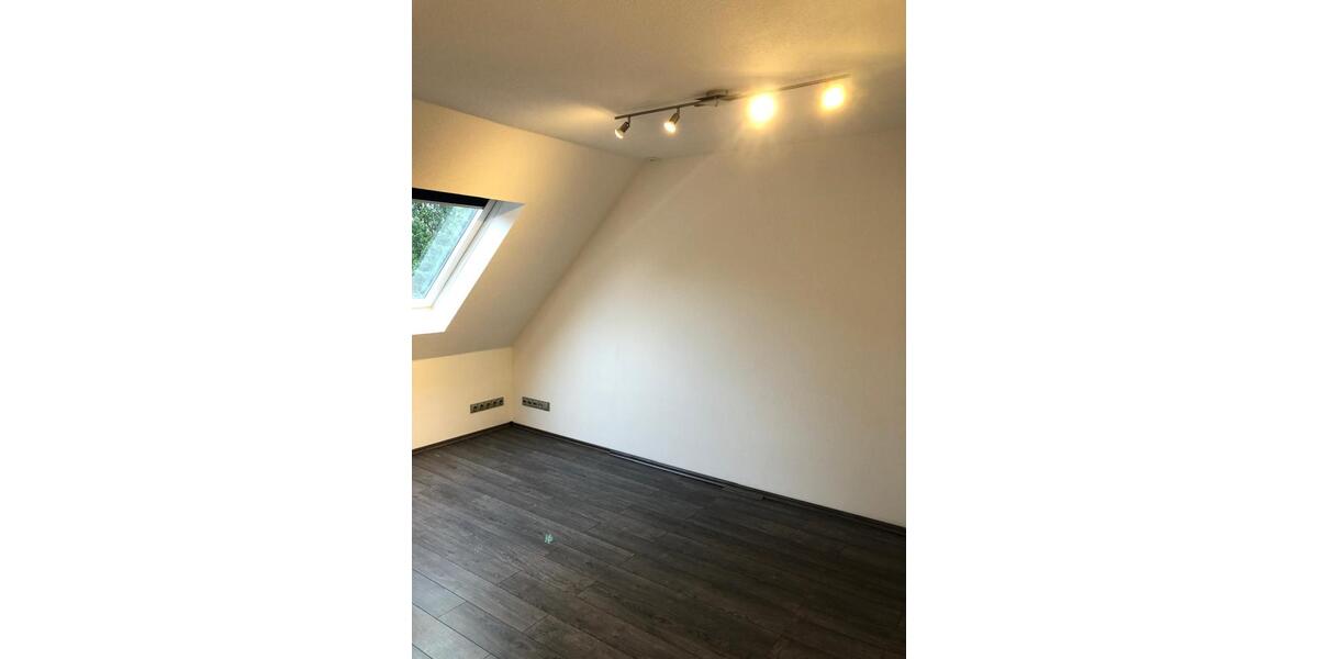 Dachgeschoßwohnung Gelsenkirchen Gelsenkirchen-Mitte - 4 Zimmer, 110 m&sup2;, 119.000&euro; | Angebot:26199069