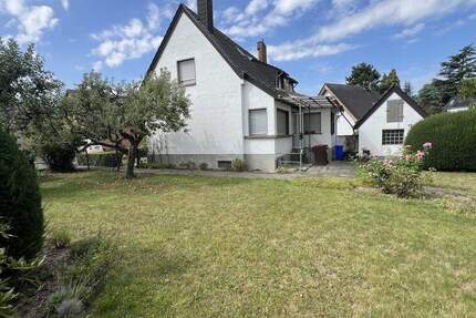 Charmante DHH mit großem Potenzial in Neuss 4 zimmer