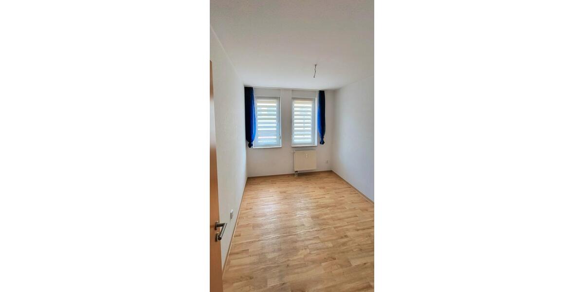 Erdgeschoßwohnung Krefeld Gellep-Stratum - 3 Zimmer, 84 m&sup2;, 785&euro; | Angebot:26359723