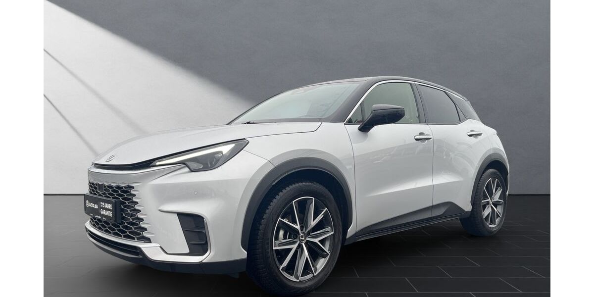 Lexus LBX 14.459 km 31.450 &euro; Wesel 46485