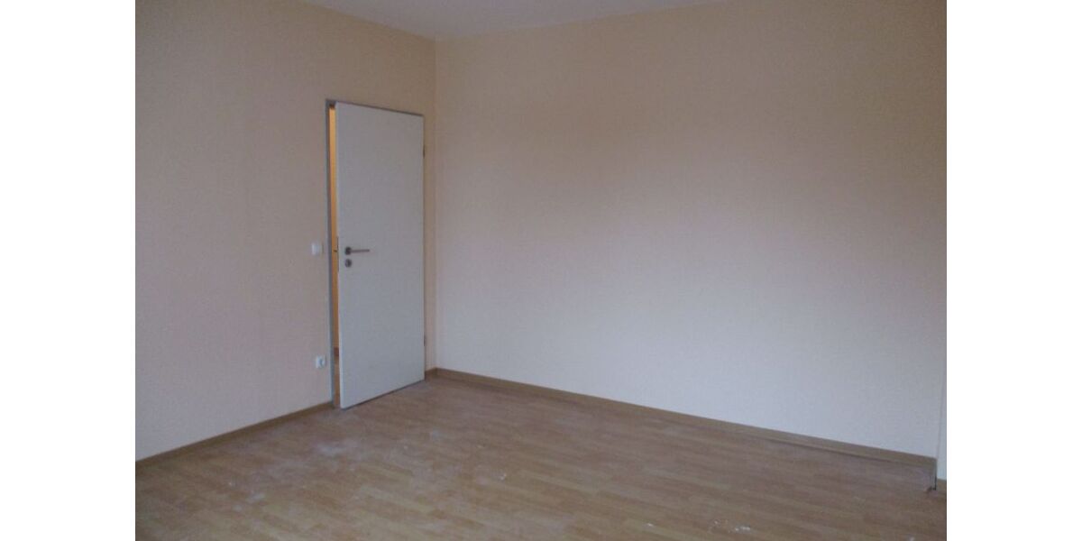 Provisionsfrei* Geräumige 4-Zi.-Wohnung m. Stellpl., Altendorfer Straße, 1.OG - Etagenwohnung Essen Altendorf | Angebot:26991510
