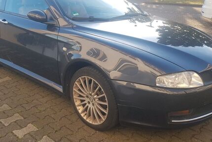 Alfa Romeo GT 214.000 km 2.599 € Düsseldorf 40231