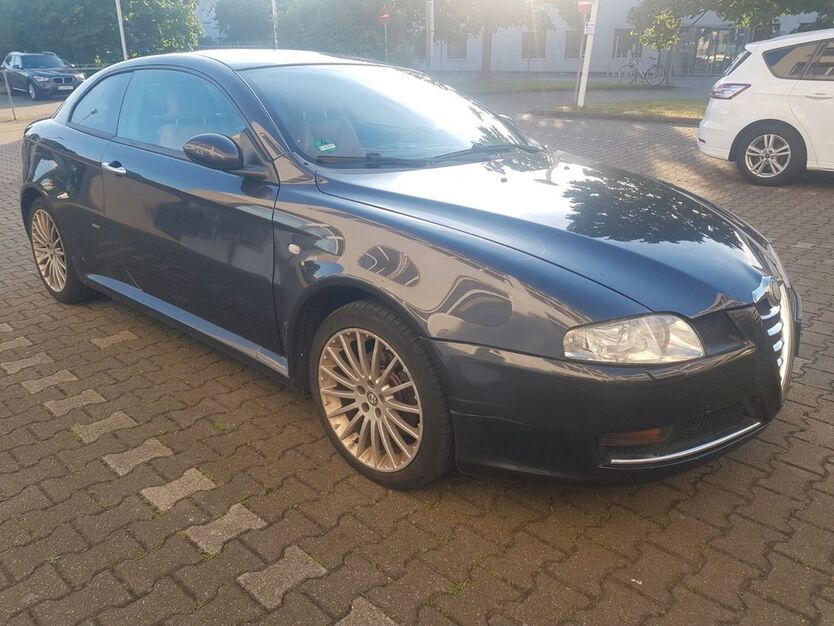 Alfa Romeo GT 214.000 km 2.599 € Düsseldorf 40231