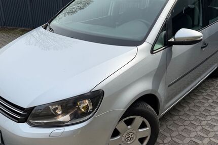 VW Touran 157.000 km 6.790 &euro; Düsseldorf 40231