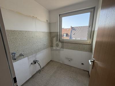 KOMPAKT, HELL UND KOMFORTABEL - Dachgeschoßwohnung Düsseldorf Stadtbezirk 3 | Angebot:27152300