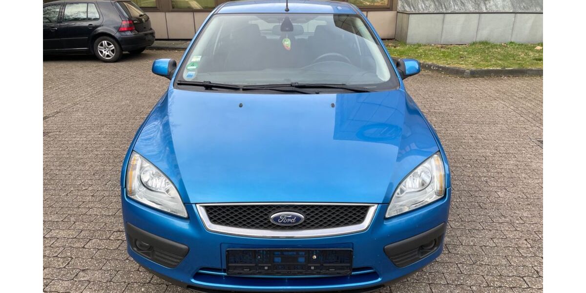 Ford Focus 126.000 km 3.990 &euro; Duisburg 47058