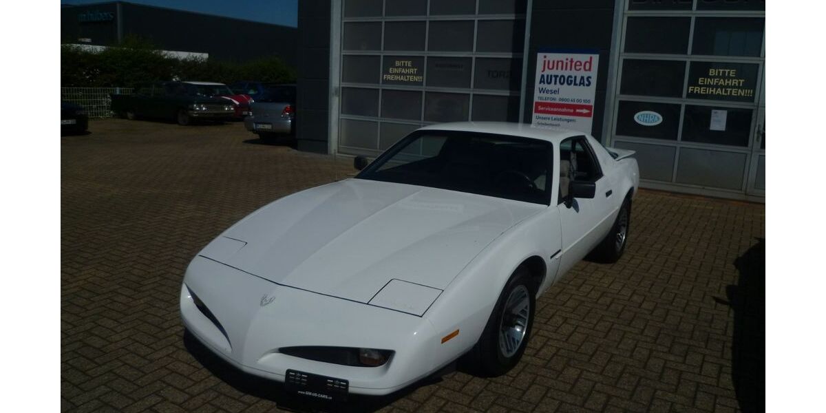 Pontiac Firebird 200.900 km 14.900 &euro; Wesel 46485