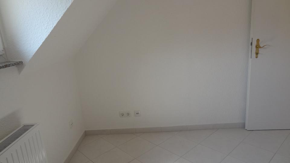 Dachgeschoßwohnung Velbert Langenberg - 1 Zimmer, 32 m&sup2;, 270&euro; | Angebot:25054609