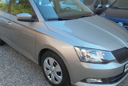 Skoda Fabia 85.500 km 8.990 &euro; Duisburg 47249