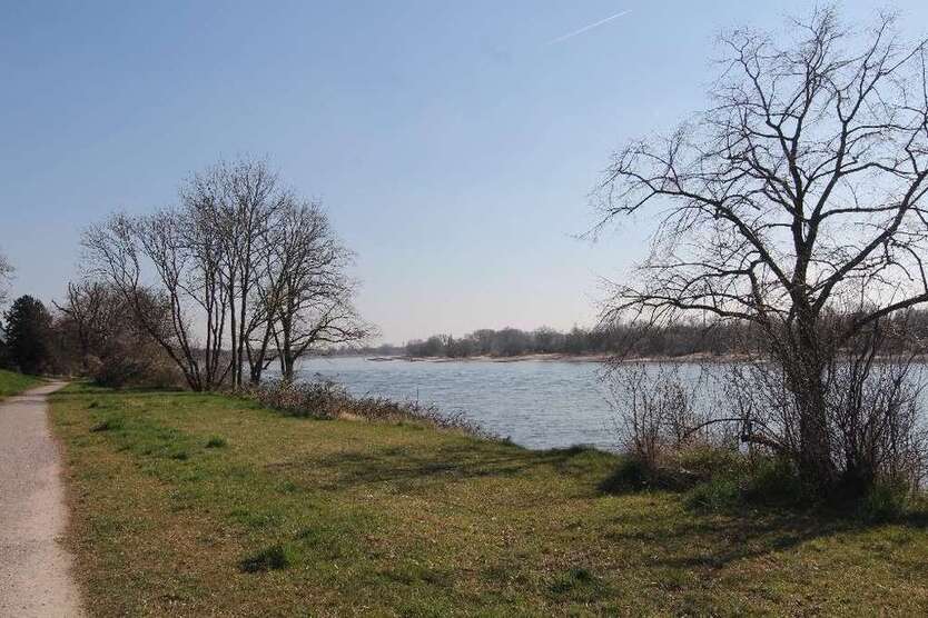 Grundstück zu verkaufen in Düsseldorf 2.500.000 € 1800 m²