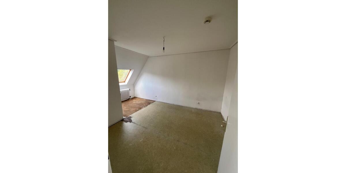 Dachgeschoßwohnung Duisburg Hamborn - 2.5 Zimmer, 55 m&sup2;, 369&euro; | Angebot:24807016