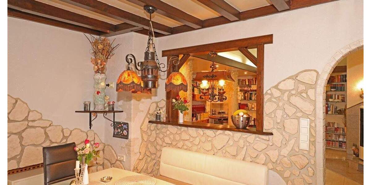 Reihenmittelhaus Düsseldorf Lierenfeld - 3 Zimmer, 130 m&sup2;, 425.000&euro; | Angebot:25631739