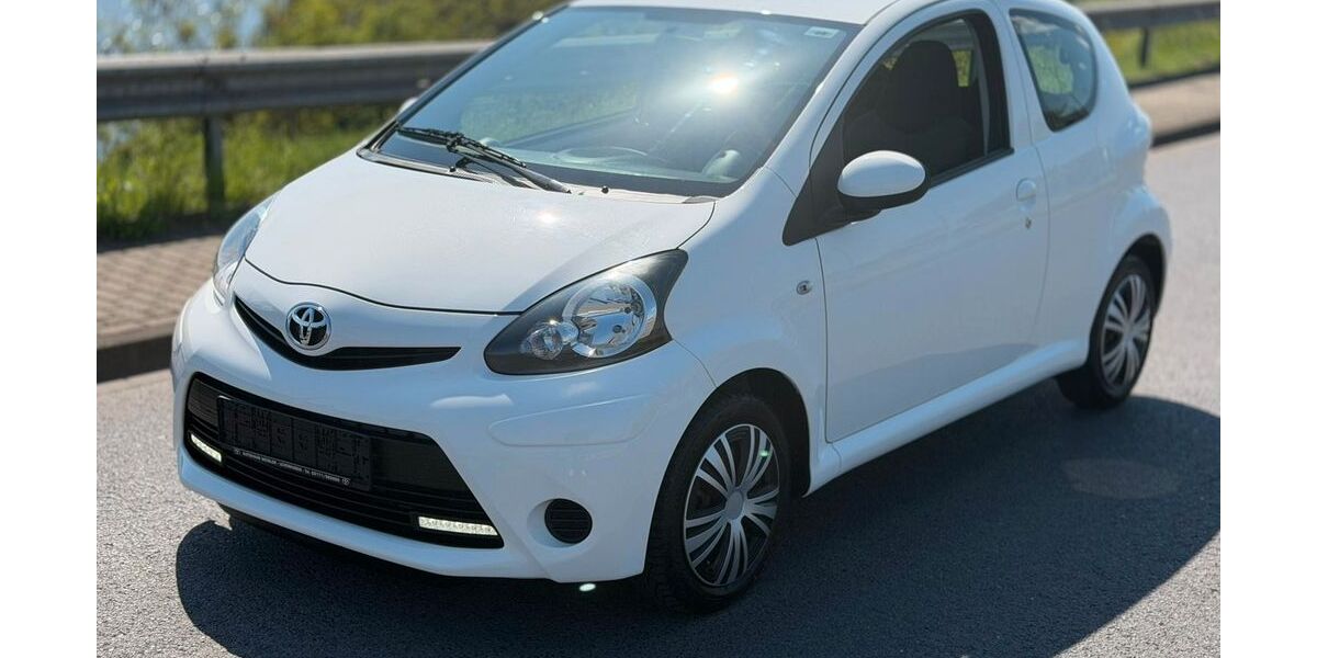 Toyota Aygo (X) 117.100 km 3.750 &euro; Duisburg 47138