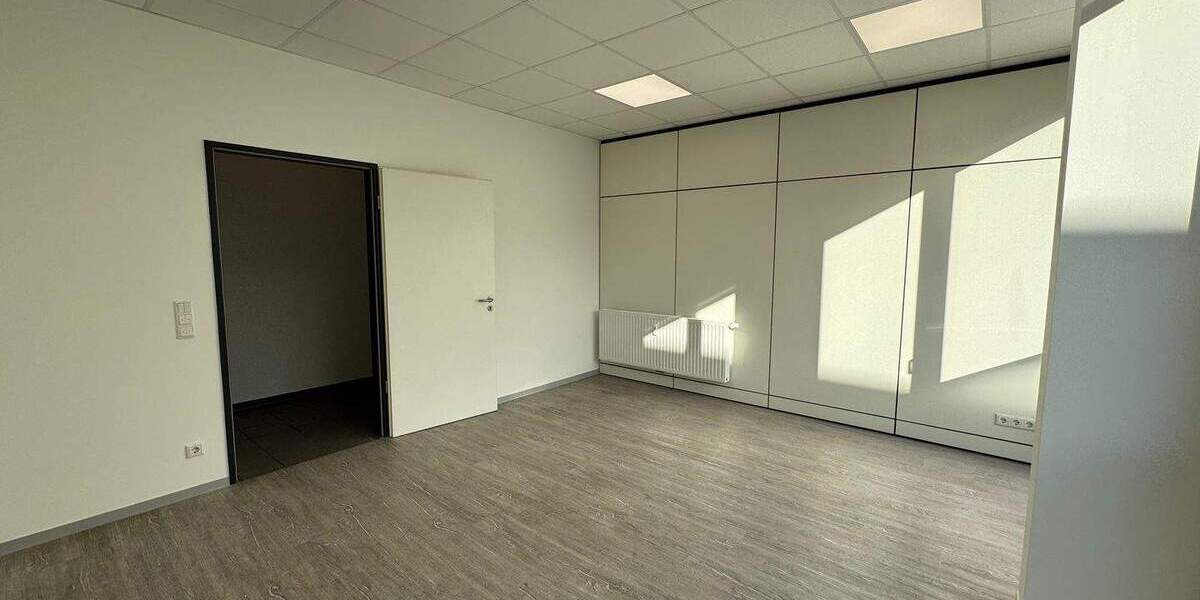 Gewerbeobjekt Willich Münchheide - 7 Zimmer, 246 m&sup2;, 2.460&euro; | Angebot:24789280