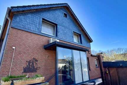 Haus Duisburg Essenberg - 6 Zimmer, 140 m&sup2;, 219.000&euro; | Angebot:26992288