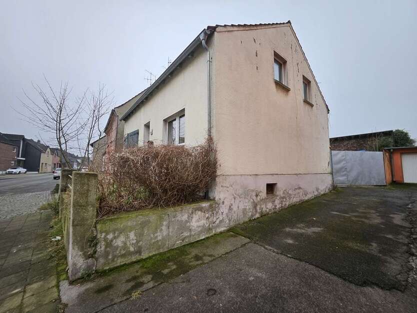 Haus zum Kaufen in Duisburg 180.000 € 92 m²