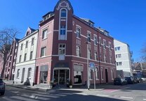 WGH in zentraler Lage von Düsseldorf-Benrath mit Potential, JKM € 60.000, 3 Wohnungen, 1 Gewerbe
