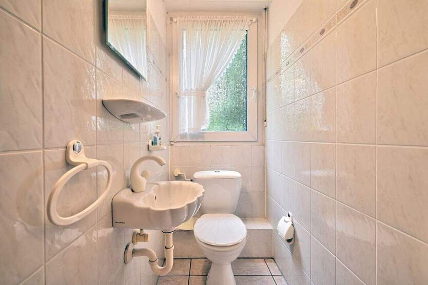 Ein Zuhause, das Generationen verbindet - Gepflegtes Zweifamilienhaus mit Garten 6 zimmer