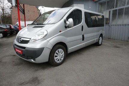 Opel Vivaro Lang Automatik 9Sitzer 2,9t Klima 2.Hd