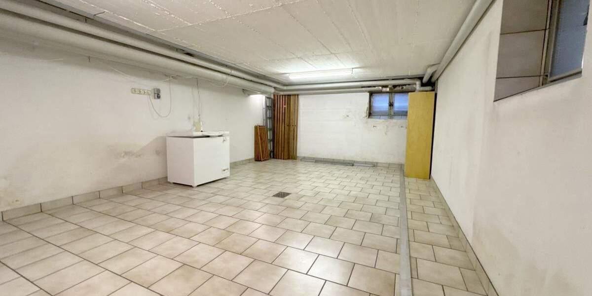 Mehrfamilienhaus, Wohnhaus Oberhausen Sterkrade-Nord - 9 Zimmer, 254 m&sup2;, 759.000&euro; | Angebot:25709919