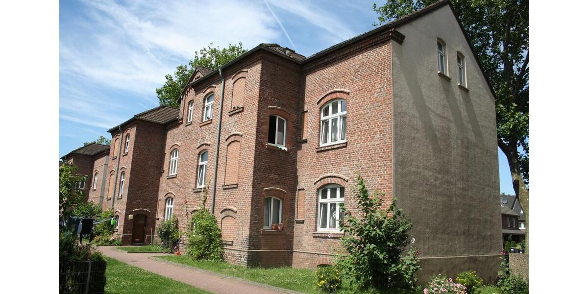 Dachgeschoßwohnung Duisburg Hamborn - 3.5 Zimmer, 69 m&sup2;, 366&euro; | Angebot:25524175