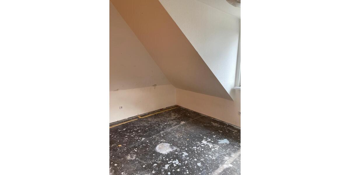 Dachgeschoßwohnung Bochum Bochum-Südwest - 4 Zimmer, 70 m&sup2;, 725&euro; | Angebot:26652574