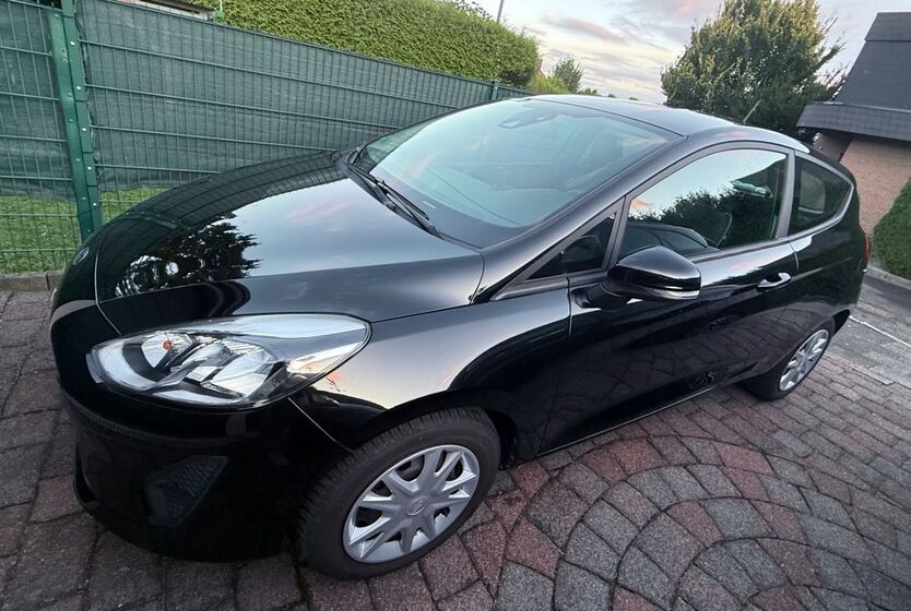 Ford Fiesta 73.500 km 8.800 € Bochum 44805