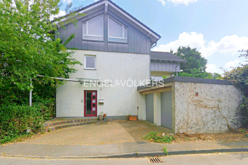 Haus zum Kaufen in Hilden 970.000 € 294 m²