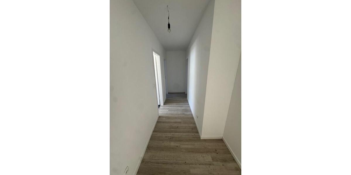 Dachgeschoßwohnung Duisburg Mittelmeiderich - 3 Zimmer, 48 m&sup2;, 385&euro; | Angebot:26115879