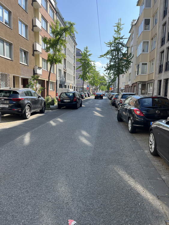 Haus zum Kaufen in Düsseldorf 2.200.000 € 672 m² 18 zimmer