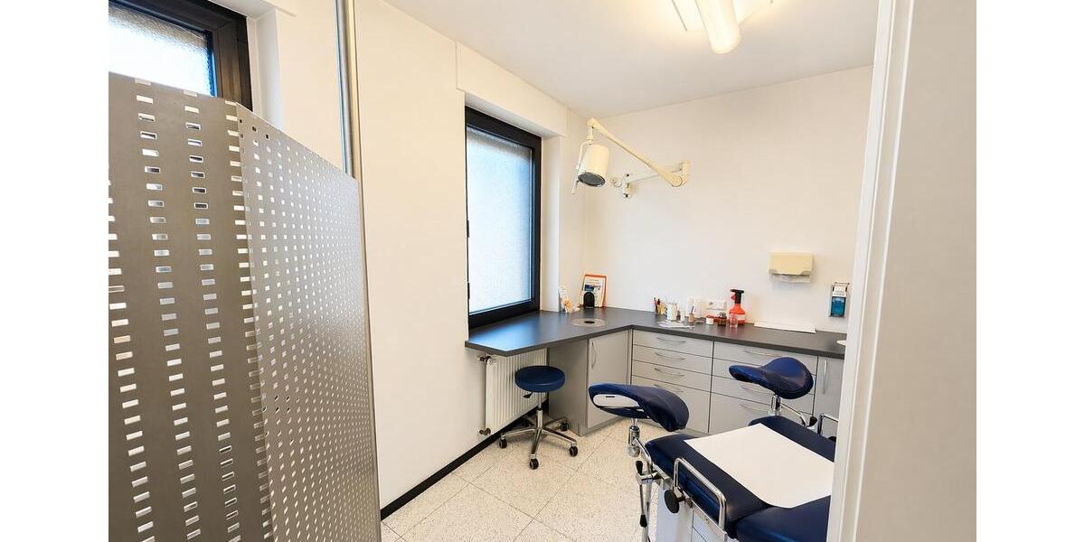 Etagenwohnung Krefeld Dießem - 7 Zimmer, 107 m&sup2;, 950&euro; | Angebot:26253482