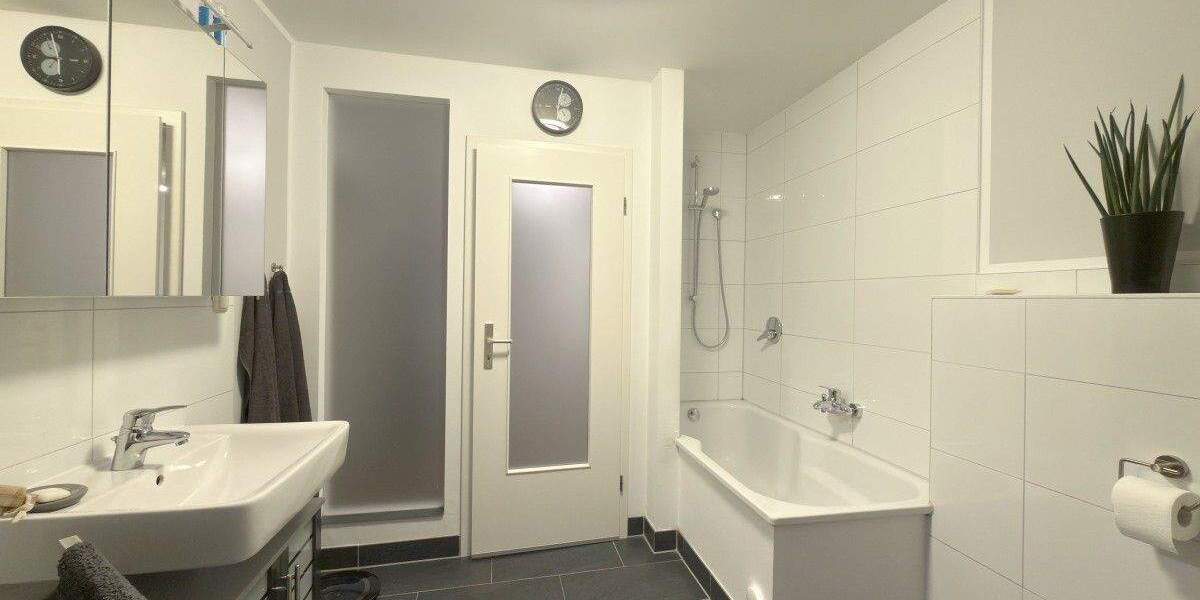 Etagenwohnung Oberhausen Altstadt-Mitte - 3 Zimmer, 113 m&sup2;, 945&euro; | Angebot:25250361