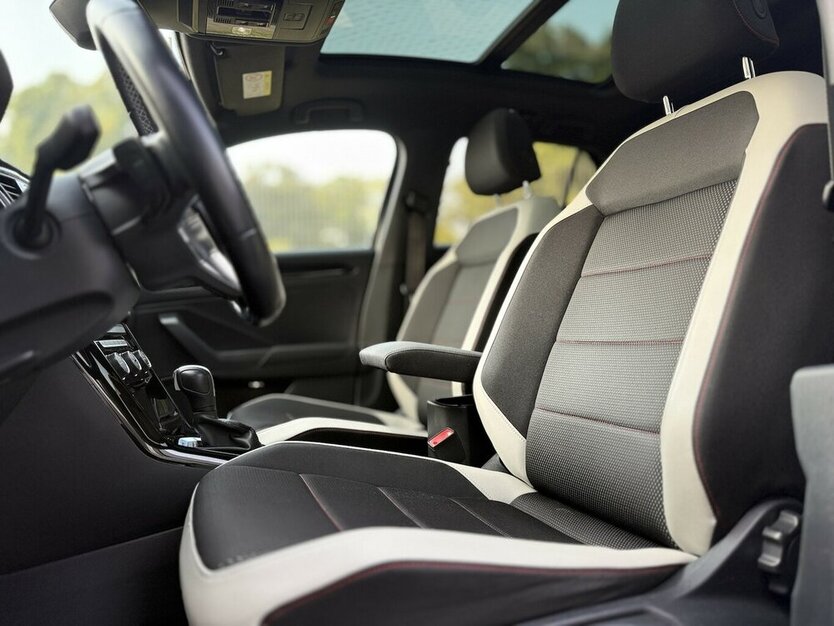 VW T-Roc R-Line 4Motion / CAM / PANO / Standheizung 95.788 km 24.990 € Mönchengladbach 41066