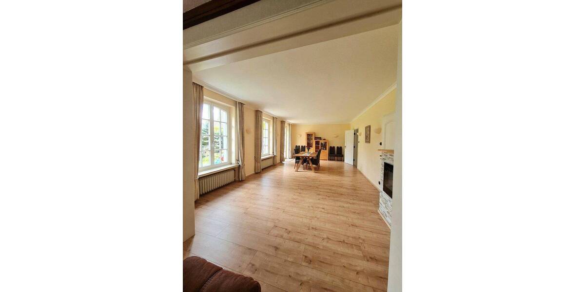 Einfamilienhaus Duisburg Hochemmerich - 9 Zimmer, 220 m&sup2;, 657.000&euro; | Angebot:26900580