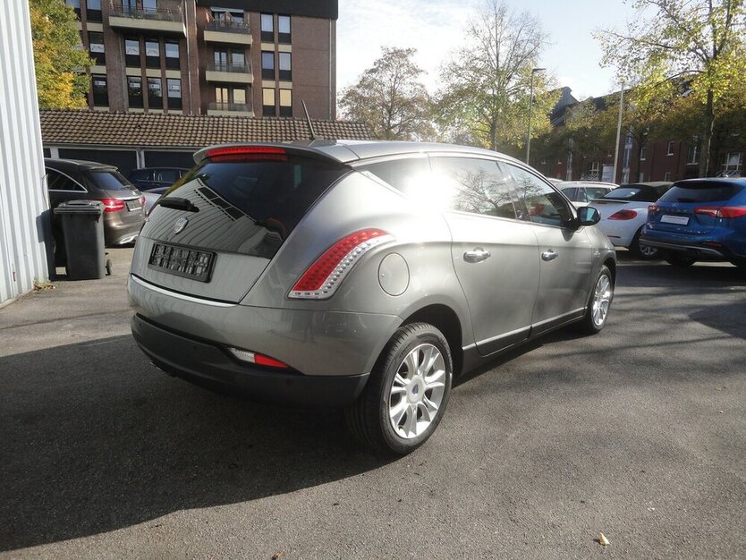 Lancia Delta Oro 1,9d 140 KW 2.Hd Klimatr+Navi+LederPDC 167.000 km 4.950 € Neuss 41462