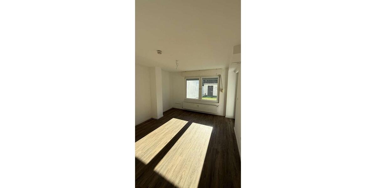 Etagenwohnung Duisburg Huckingen - 4 Zimmer, 118 m&sup2;, 1.650&euro; | Angebot:26276368