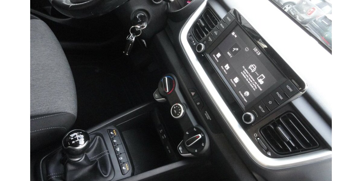 Kia Stonic 1,2 Edition7- Klima SHZ PDC Alu 33Tk,1 Hd 33.000 km 12.999 &euro; Neuss 41462