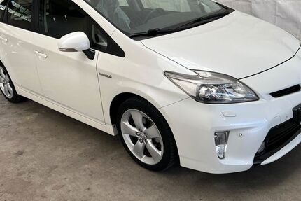 Toyota Prius 124.000 km 11.800 &euro; Düsseldorf 40589
