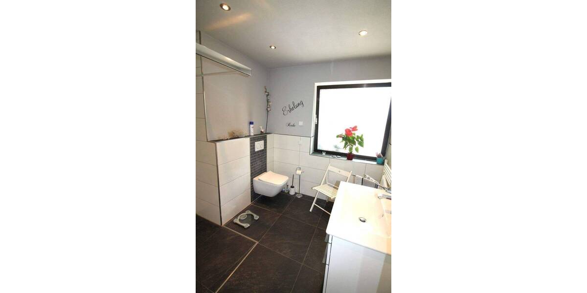 Mehrfamilienhaus, Wohnhaus Rheinberg Ossenberg - 7 Zimmer, 257 m&sup2;, 550.000&euro; | Angebot:25670152