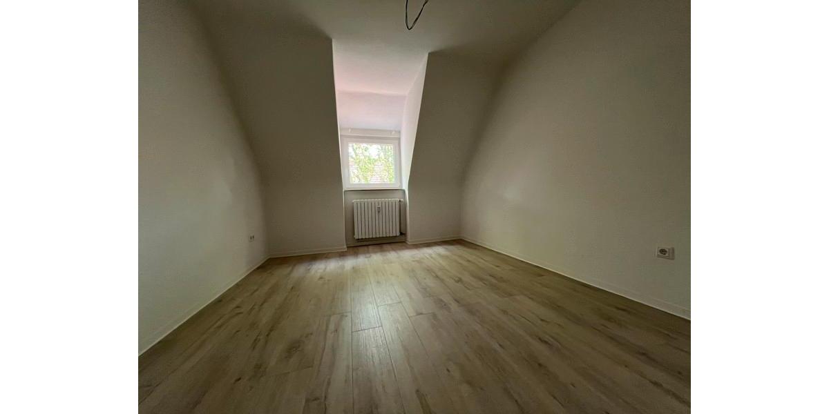 Dachgeschoßwohnung Essen Stadtbezirk V - 2.5 Zimmer, 50 m&sup2;, 519&euro; | Angebot:26463898