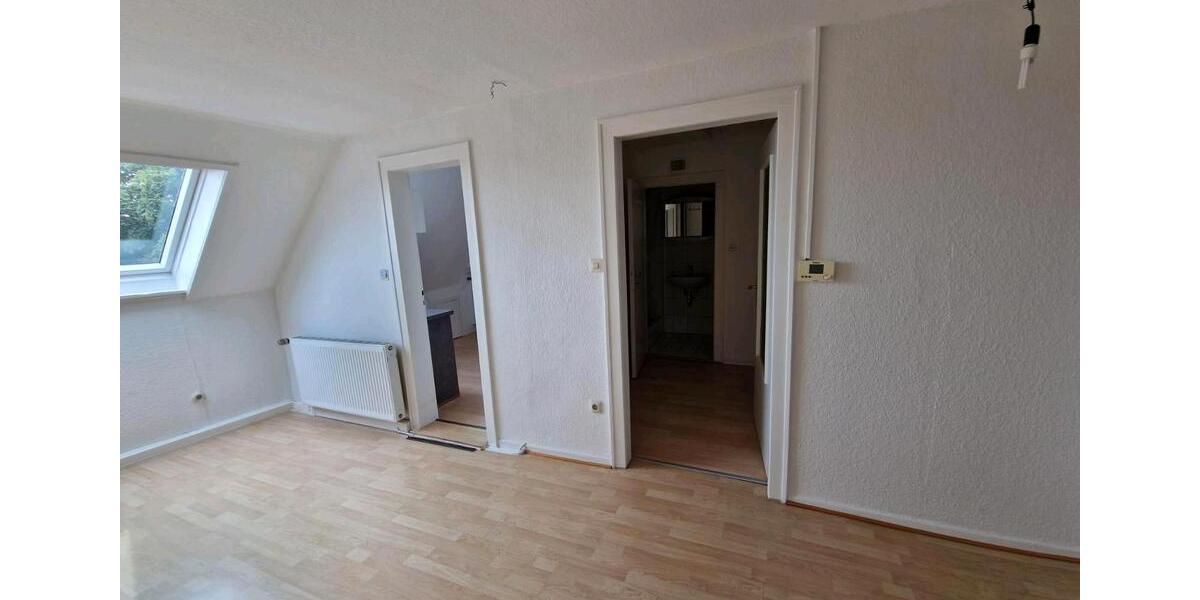 Dachgeschoßwohnung Essen Stadtbezirk IV - 2 Zimmer, 40 m&sup2;, 370&euro; | Angebot:25538414