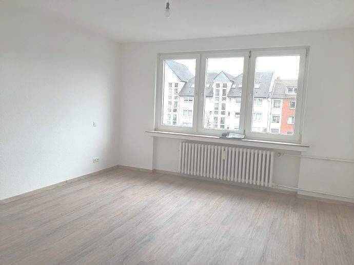 Etagenwohnung Duisburg Neudorf-Süd - 3 Zimmer, 84 m&sup2;, 890&euro; | Angebot:26903955