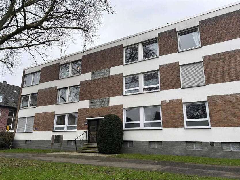 Wohnung zum Kaufen in Krefeld-Hüls 220.000 € 97 m²
