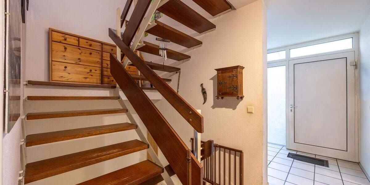 Reihenendhaus Krefeld Bockum - 5 Zimmer, 146 m&sup2;, 420.000&euro; | Angebot:25373702