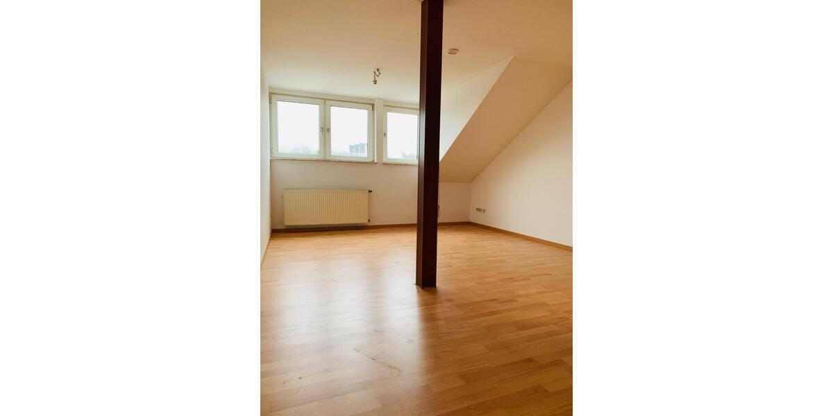 Dachgeschoßwohnung Essen Stadtbezirk VII - 3 Zimmer, 65 m&sup2;, 600&euro; | Angebot:25635910