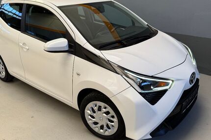 Toyota Aygo (X) 82.000 km 7.290 &euro; Düsseldorf 40589