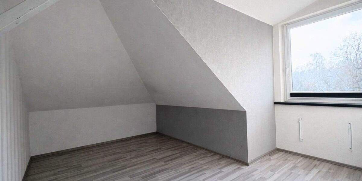 Reihenendhaus Gelsenkirchen Bismarck - 6 Zimmer, 200 m&sup2;, 249.000&euro; | Angebot:25427582