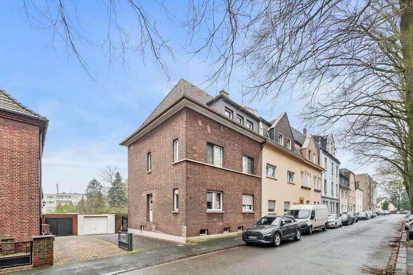 Haus zum Kaufen in Duisburg 350.000 € 144 m²